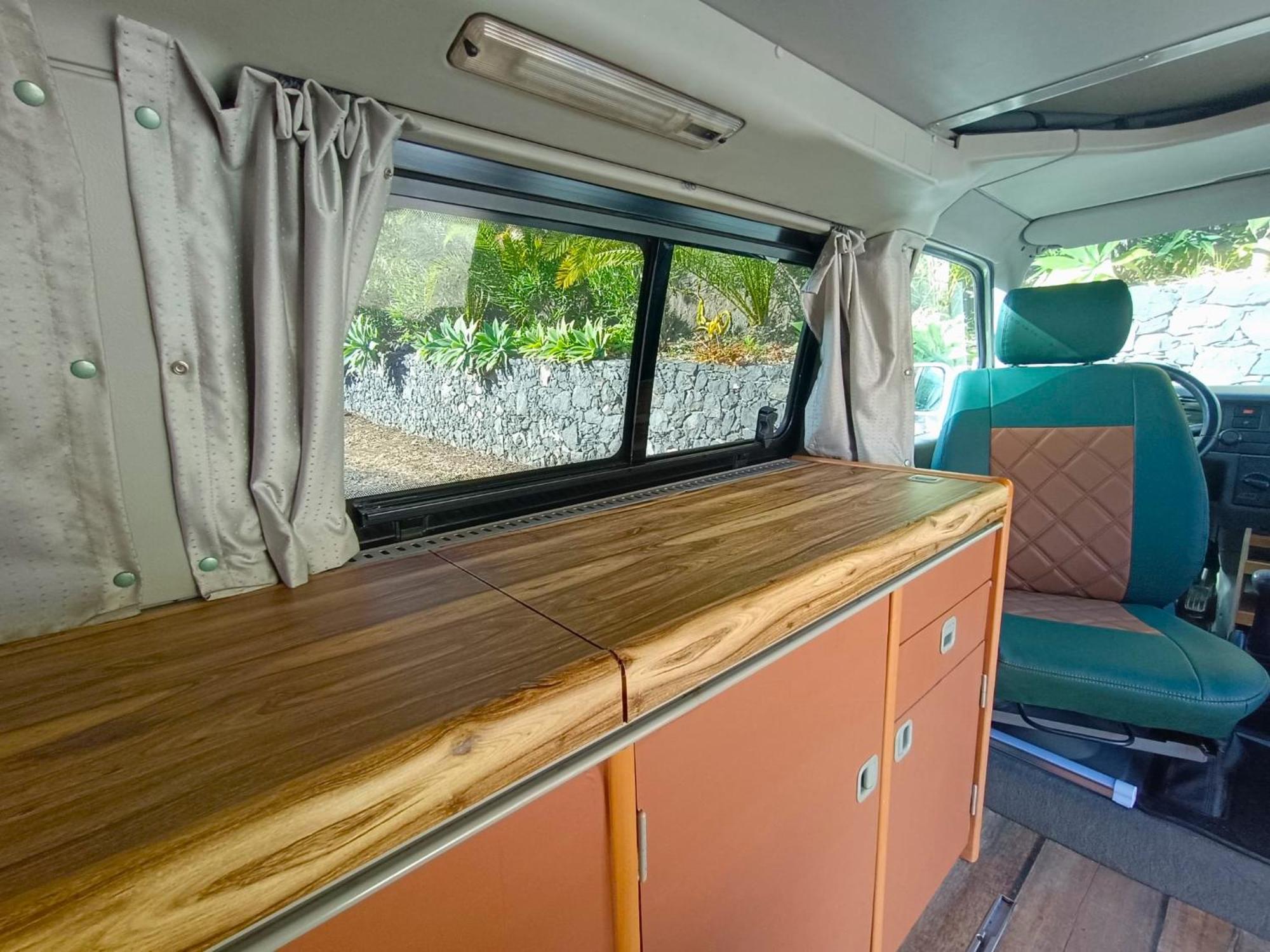 Furgoneta Camper La Gomera 3 Camping *